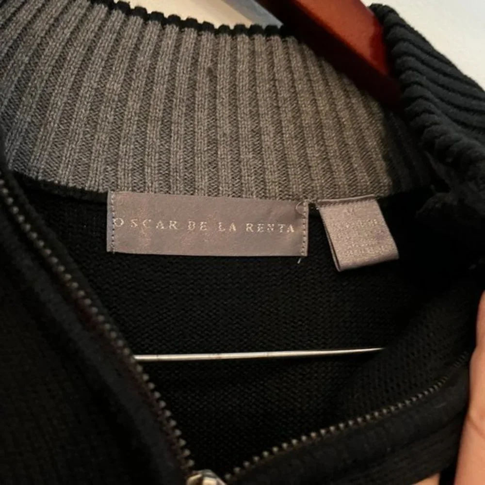 Oscar De La Renta Black‎ Argyle Sweater – Zipper Collar – Size Medium